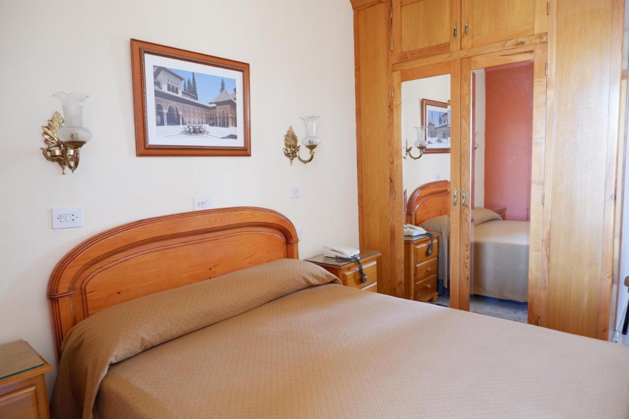 Hotel Central Lanjarón Екстериор снимка